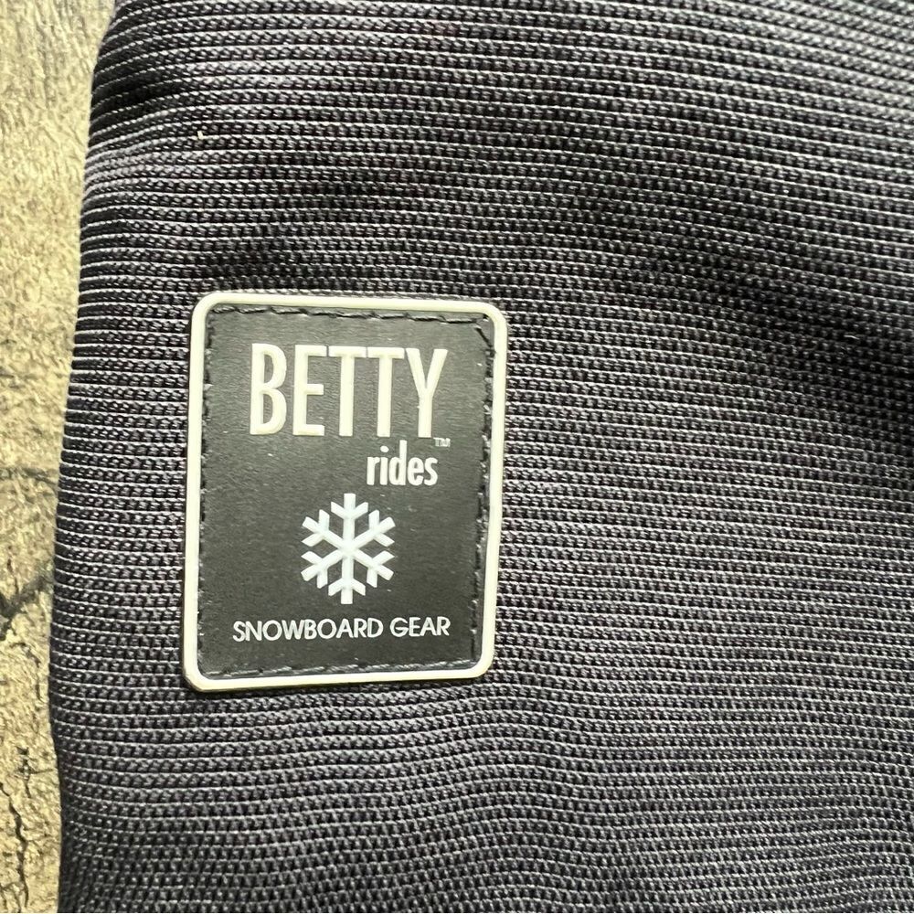 Betty Rides Women’s Ski Pants Snowboard Gear Black Off White Size Medium - Picture 6 of 13
